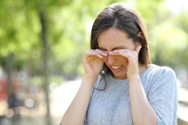 Onesnašen zrak in njegov vpliv na oči
